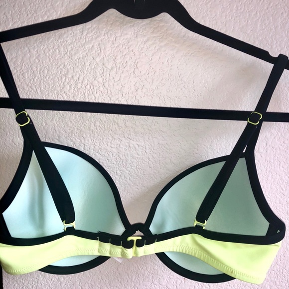 NWOT The Colorblock Fabulous Top by VS (Sold out!) - Picture 3 of 5